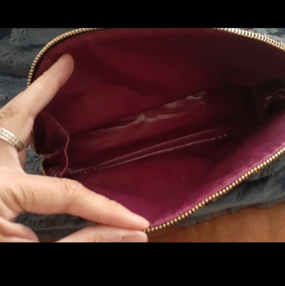 HENRI BENDEL : STEVE WILSON MAKEUP BAG - Picture 6 of 8